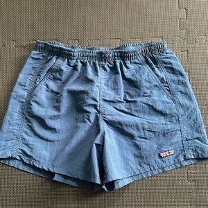 Patagonia Women's Baggies Shorts 5", sz med, navy blue, excellent used condition